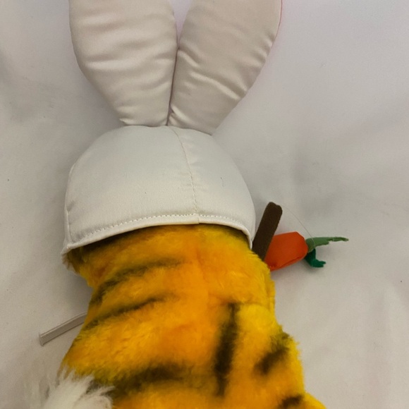 Vintage Garfield Easter Bunny Rabbit Ears Fishing Pole Dangling Carrot Dakin - Picture 14 of 15